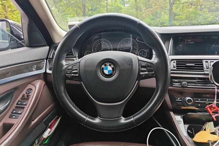Used BMW 5 Series 2014 525Li Luxury Design Package Steering Wheel