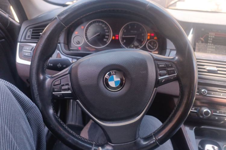 Used BMW 5 Series 2014 525Li Luxury Design Package Steering Wheel