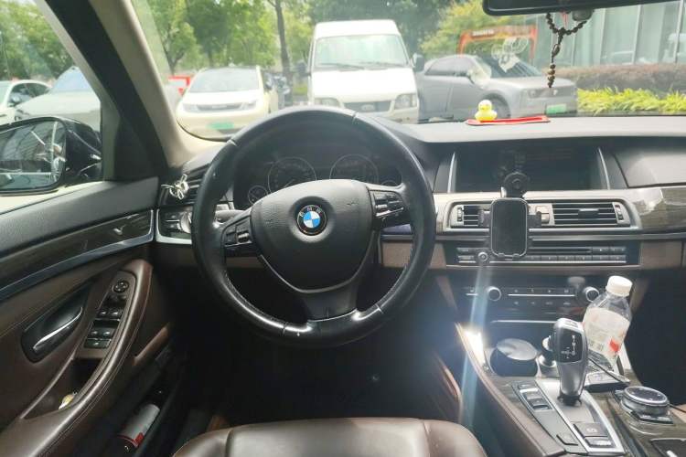 Used BMW 5 Series 2014 525Li Luxury Design Package Steering Wheel