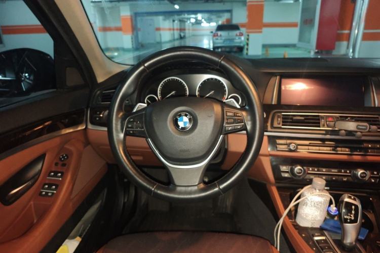 Used BMW 5 Series 2014 535Li Leading Model Steering Wheel