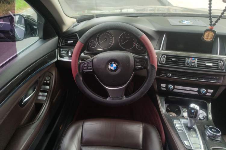 Used BMW 5 Series 2014 525Li Luxury Design Package Steering Wheel