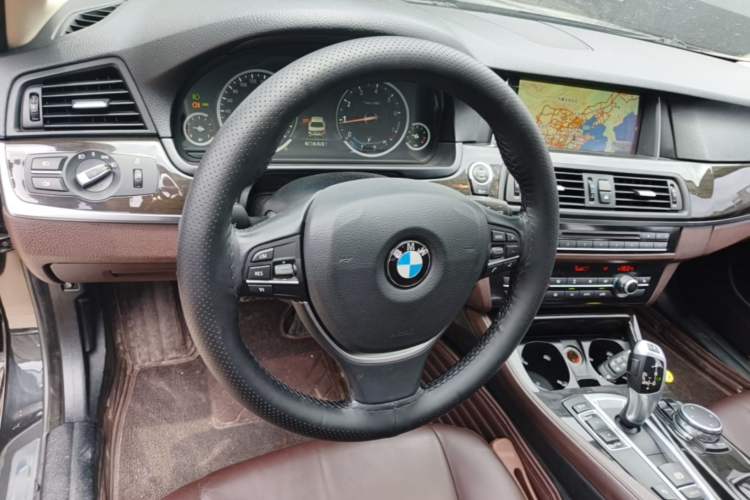 Used BMW 5 Series 2014 525Li Luxury Design Package Steering Wheel