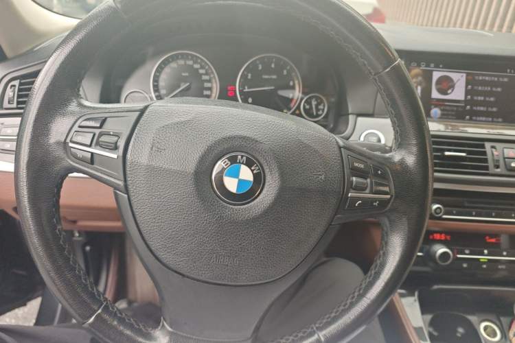 Used BMW 5 Series 2014 525Li Leading Model Steering Wheel