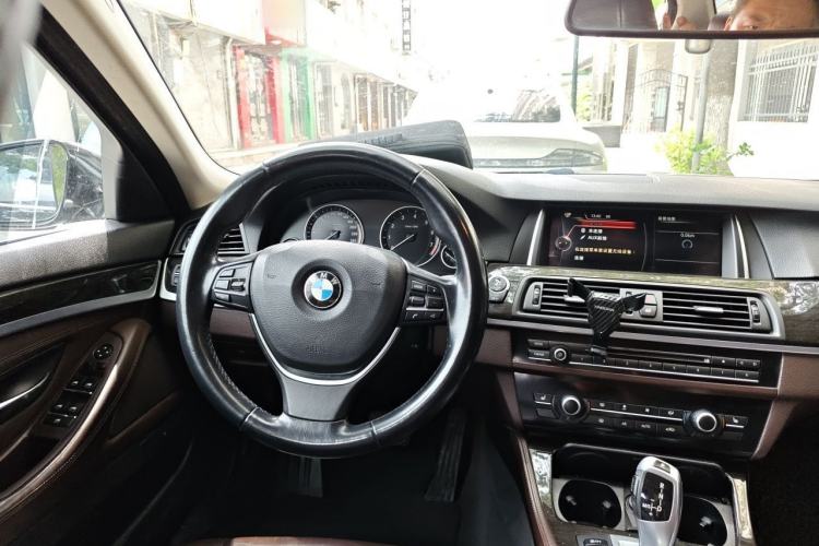 Used BMW 5 Series 2014 525Li Luxury Design Package Steering Wheel