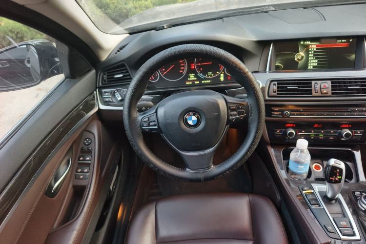 Used BMW 5 Series 2014 525Li Luxury Design Package Steering Wheel