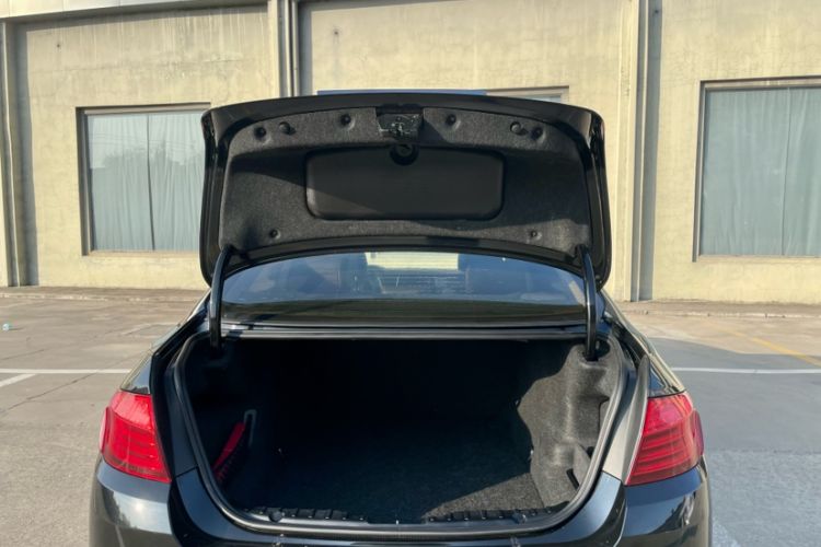 Used BMW 5 Series 2014 525Li Luxury Design Package Trunk