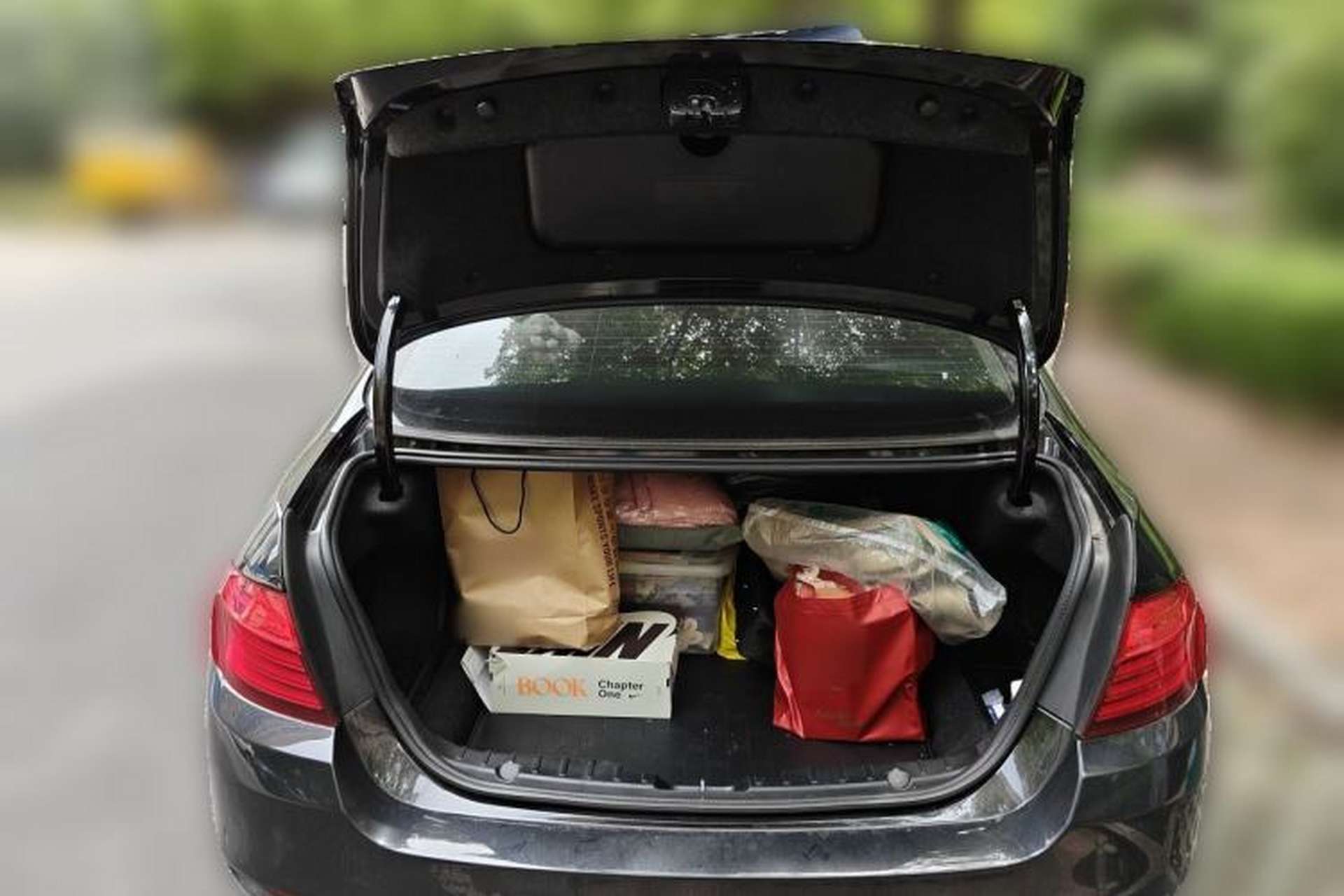 Used BMW 5 Series 2014 520Li Elegant Model Trunk