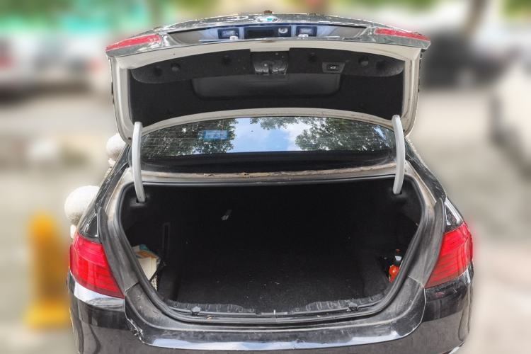 Used BMW 5 Series 2014 520Li Elegant Model Trunk