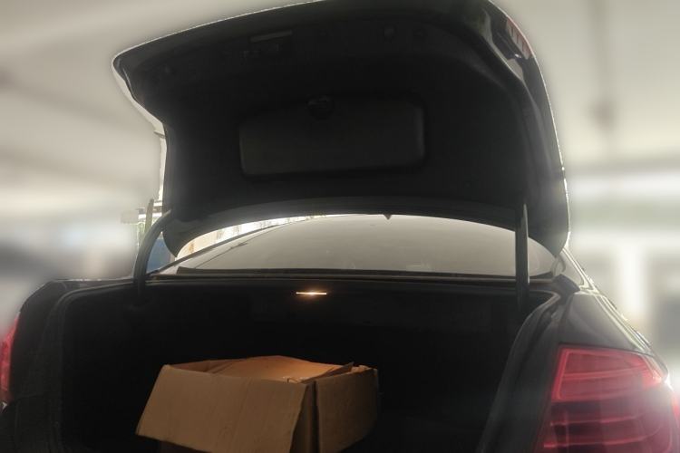 Used BMW 5 Series 2014 520Li Elegant Model Trunk