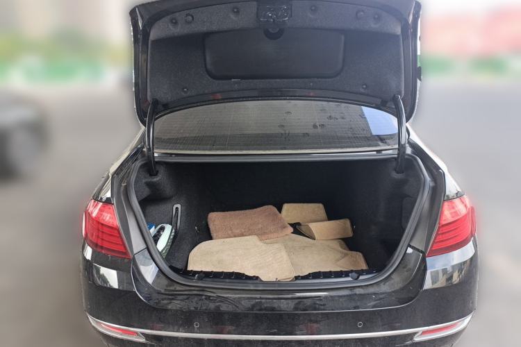 Used BMW 5 Series 2014 525Li Luxury Design Package Trunk