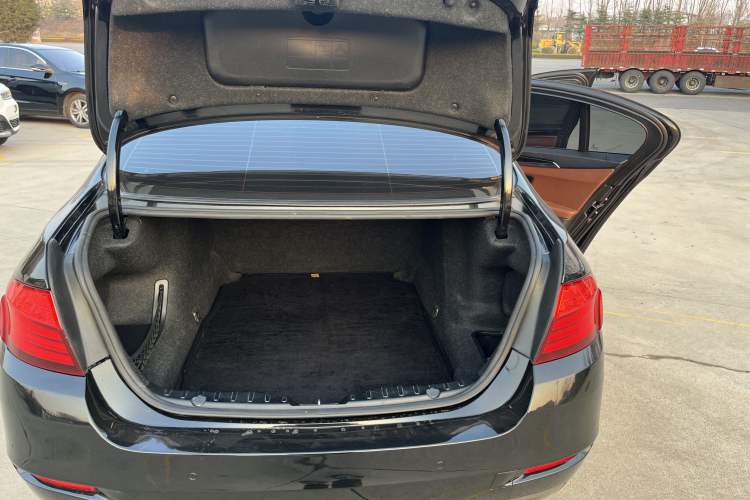 Used BMW 5 Series 2014 520Li Elegant Model Trunk