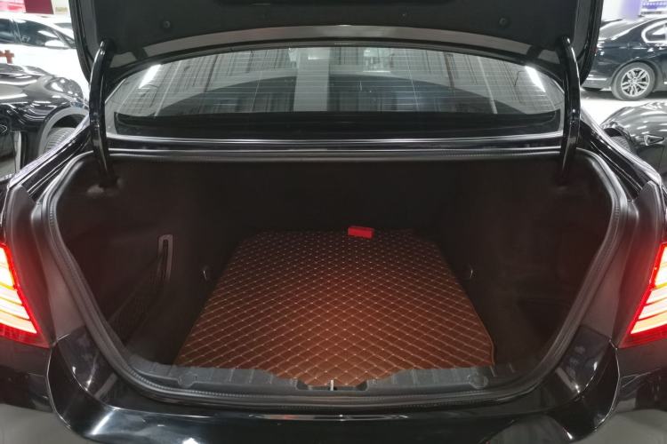 Used BMW 5 Series 2014 525Li Leading Model Trunk