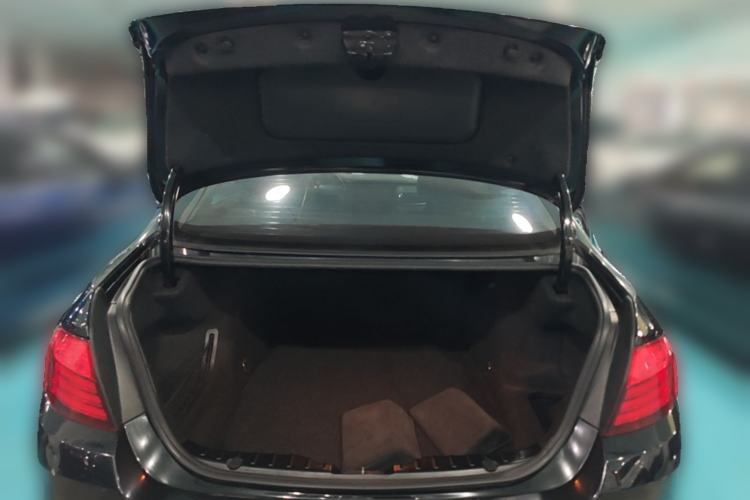 Used BMW 5 Series 2014 520Li Elegant Model Trunk