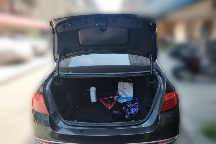 Used BMW 5 Series 2014 525Li Luxury Design Package Trunk