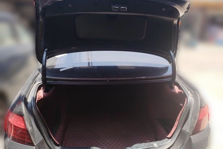 Used BMW 5 Series 2014 525Li Leading Model Trunk