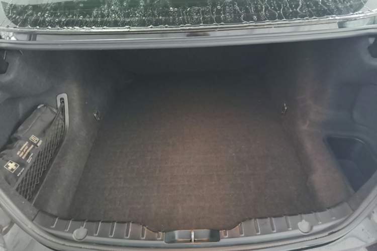 Used BMW 5 Series 2014 525Li Luxury Design Package Trunk