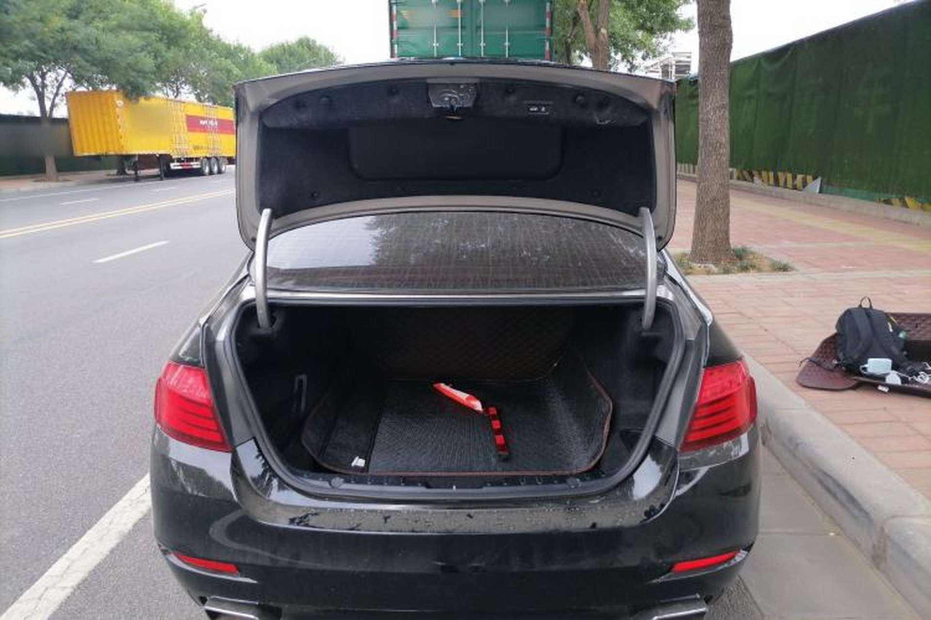 Used BMW 5 Series 2014 535Li Leading Model Trunk