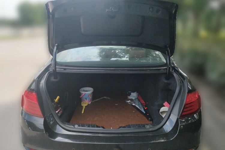 Used BMW 5 Series 2014 520Li Elegant Model Trunk