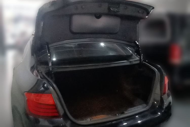 Used BMW 5 Series 2014 525Li Leading Model Trunk