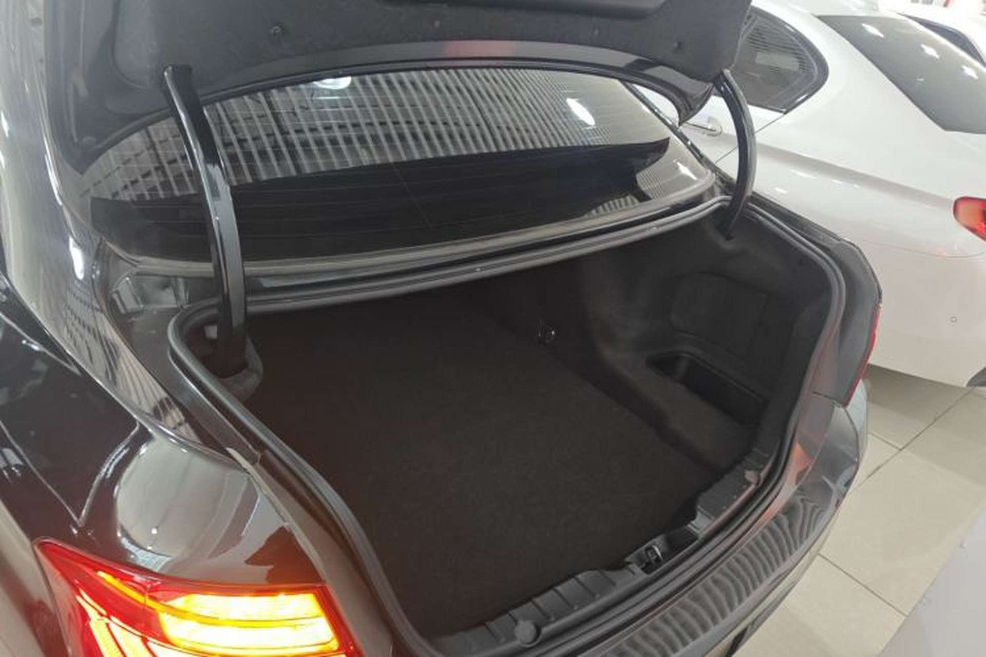 Used BMW 5 Series 2014 520Li Elegant Model Trunk
