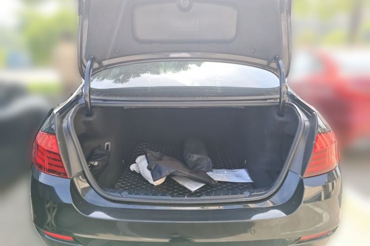 Used BMW 5 Series 2014 525Li Leading Model Trunk