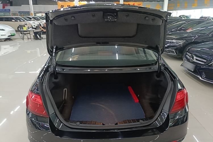 Used BMW 5 Series 2014 525Li Leading Model Trunk
