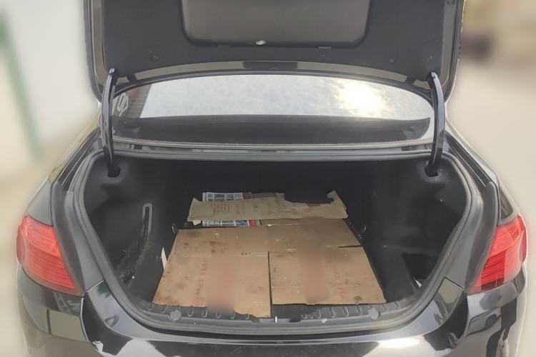 Used BMW 5 Series 2014 525Li Leading Model Trunk