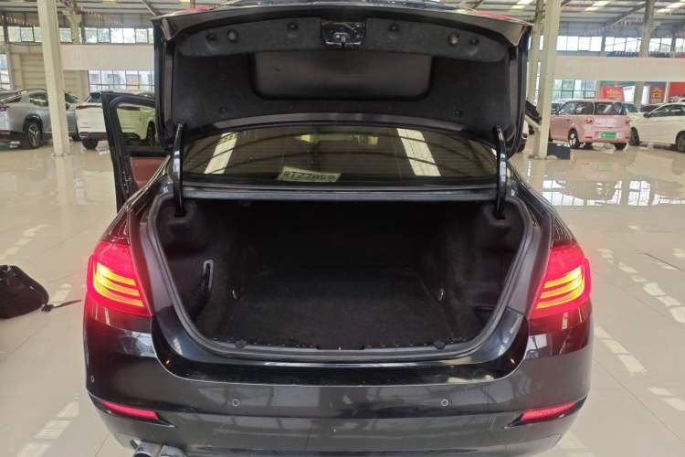 Used BMW 5 Series 2014 520Li Elegant Model Trunk