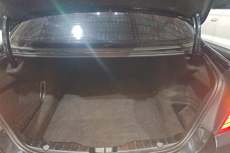 Used BMW 5 Series 2014 525Li Luxury Design Package Trunk