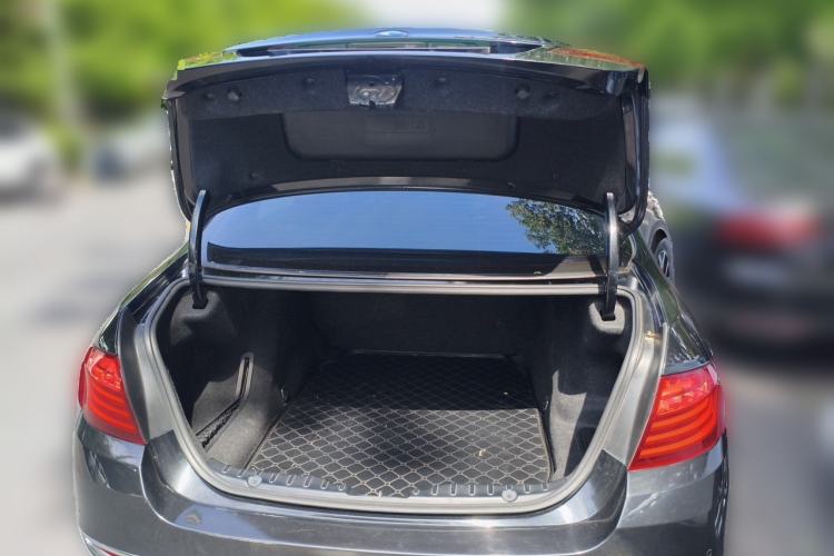 Used BMW 5 Series 2014 525Li Luxury Design Package Trunk