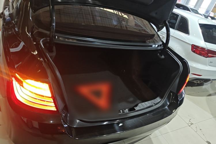 Used BMW 5 Series 2014 520Li Elegant Model Trunk