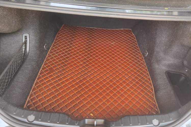 Used BMW 5 Series 2014 525Li Luxury Design Package Trunk