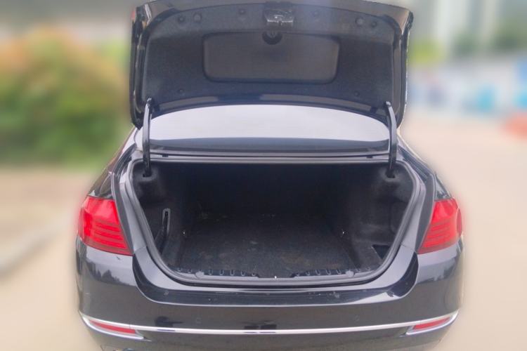 Used BMW 5 Series 2014 525Li Luxury Design Package Trunk