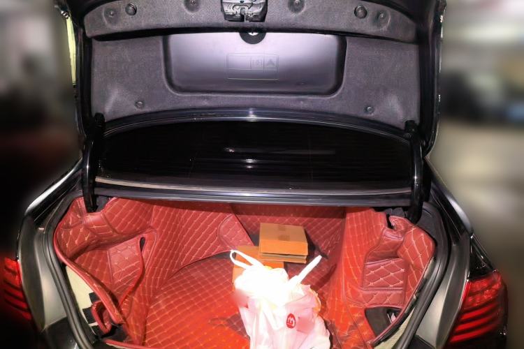 Used BMW 5 Series 2014 520Li Elegant Model Trunk