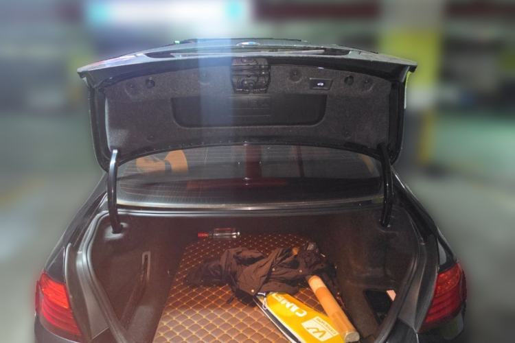 Used BMW 5 Series 2014 525Li Leading Model Trunk