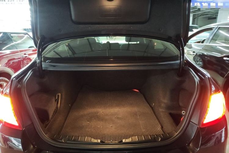 Used BMW 5 Series 2014 528Li Leading Model Trunk
