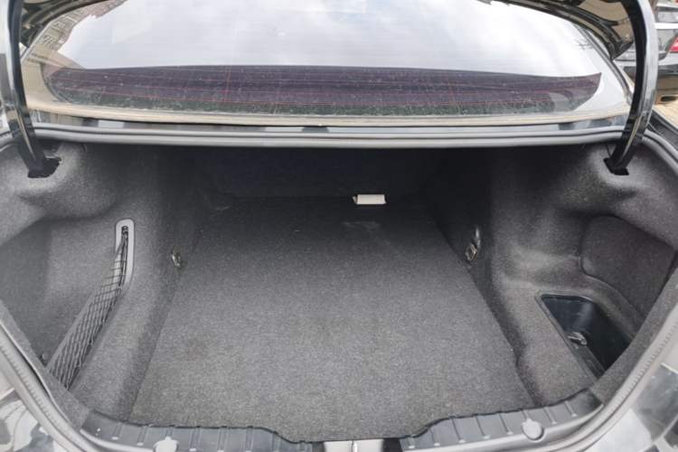 Used BMW 5 Series 2014 525Li Luxury Design Package Trunk