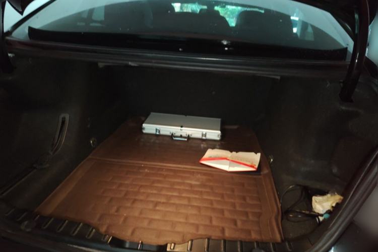 Used BMW 5 Series 2014 525Li Leading Model Trunk
