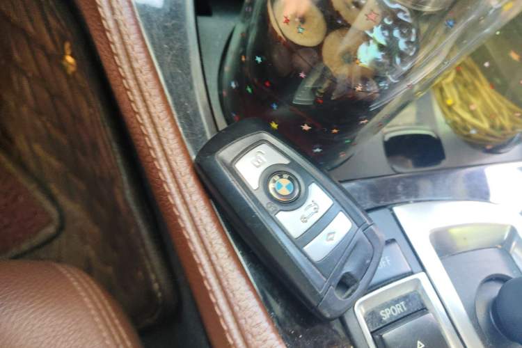Used BMW 5 Series 2014 525Li Leading Model Vehicle Key