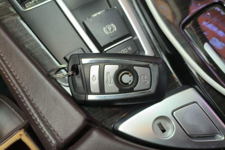 Used BMW 5 Series 2014 525Li Luxury Design Package Vehicle Key