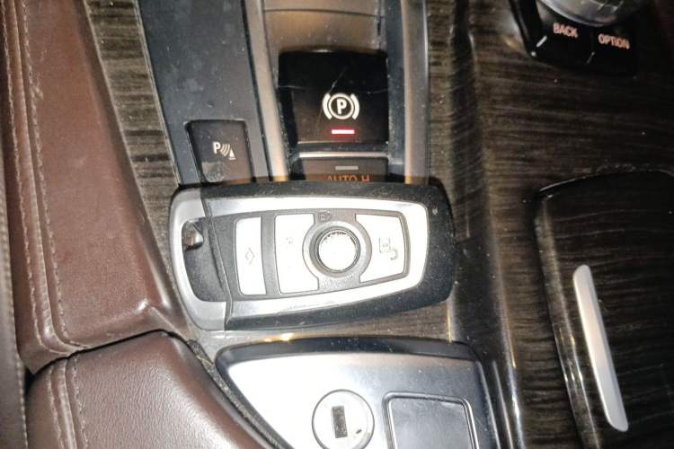 Used BMW 5 Series 2014 525Li Luxury Design Package Vehicle Key