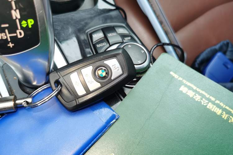 Used BMW 5 Series 2014 520i Elegant Edition Vehicle Key