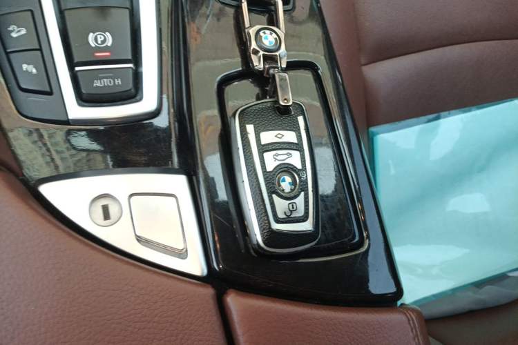 Used BMW 5 Series 2014 528Li xDrive Premium Edition Vehicle Key