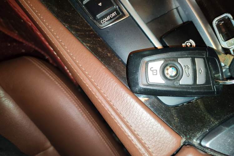 Used BMW 5 Series 2014 525Li Leading Model Vehicle Key