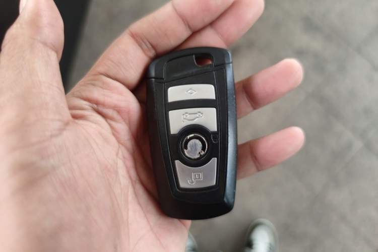 Used BMW 5 Series 2014 535Li Leading Model Vehicle Key