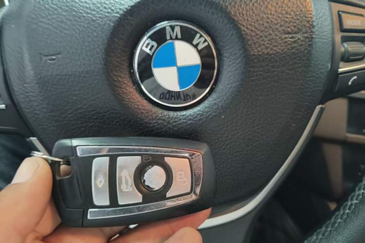Used BMW 5 Series 2014 525Li Luxury Design Package Vehicle Key