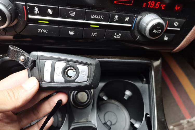 Used BMW 5 Series 2014 528Li Leading Model Vehicle Key