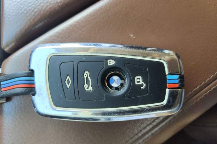 Used BMW 5 Series 2014 520i Elegant Edition Vehicle Key