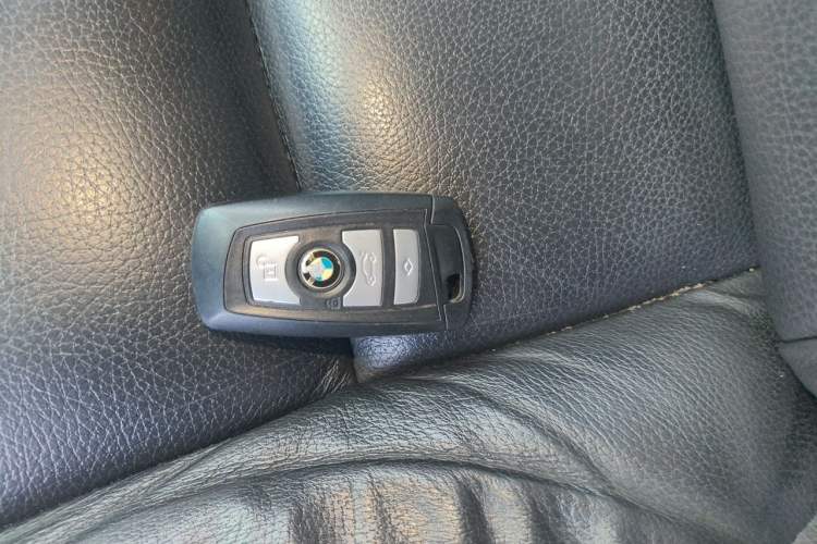 Used BMW 5 Series 2014 528Li xDrive Premium Edition Vehicle Key
