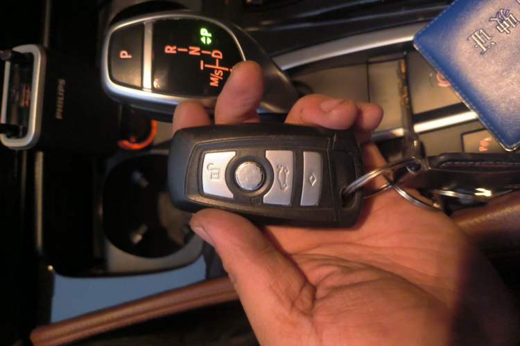 Used BMW 5 Series 2014 520i Touring Edition Vehicle Key